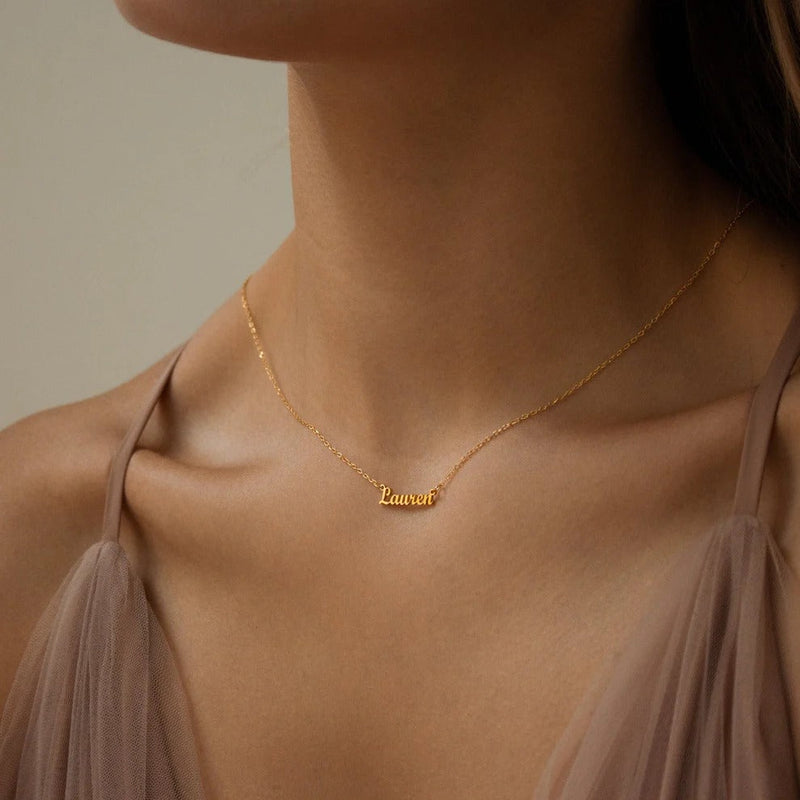 Carrie Name Necklace