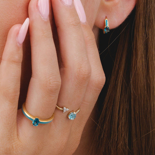 Model wearing Faye Huestle 925 sterling silver rings