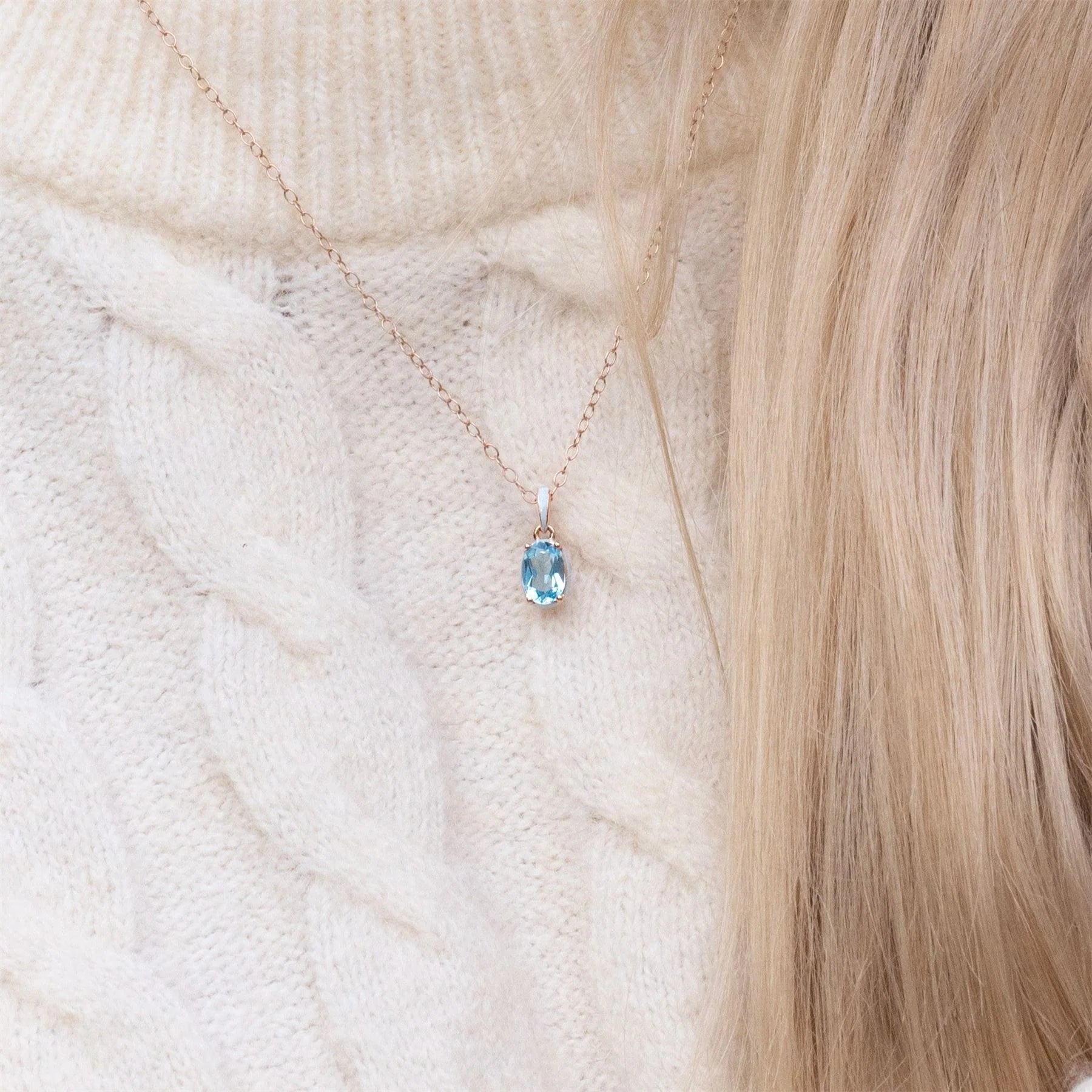 Lumina Oval-Cut Enamel Pendant Necklace (Mint Green & Silver Edition)